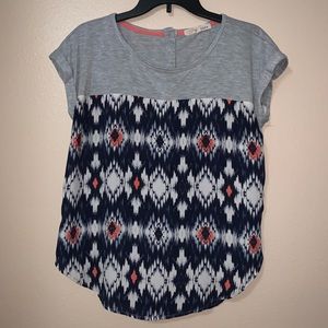 ✨ Rewind Patterned Shirt Size Medium